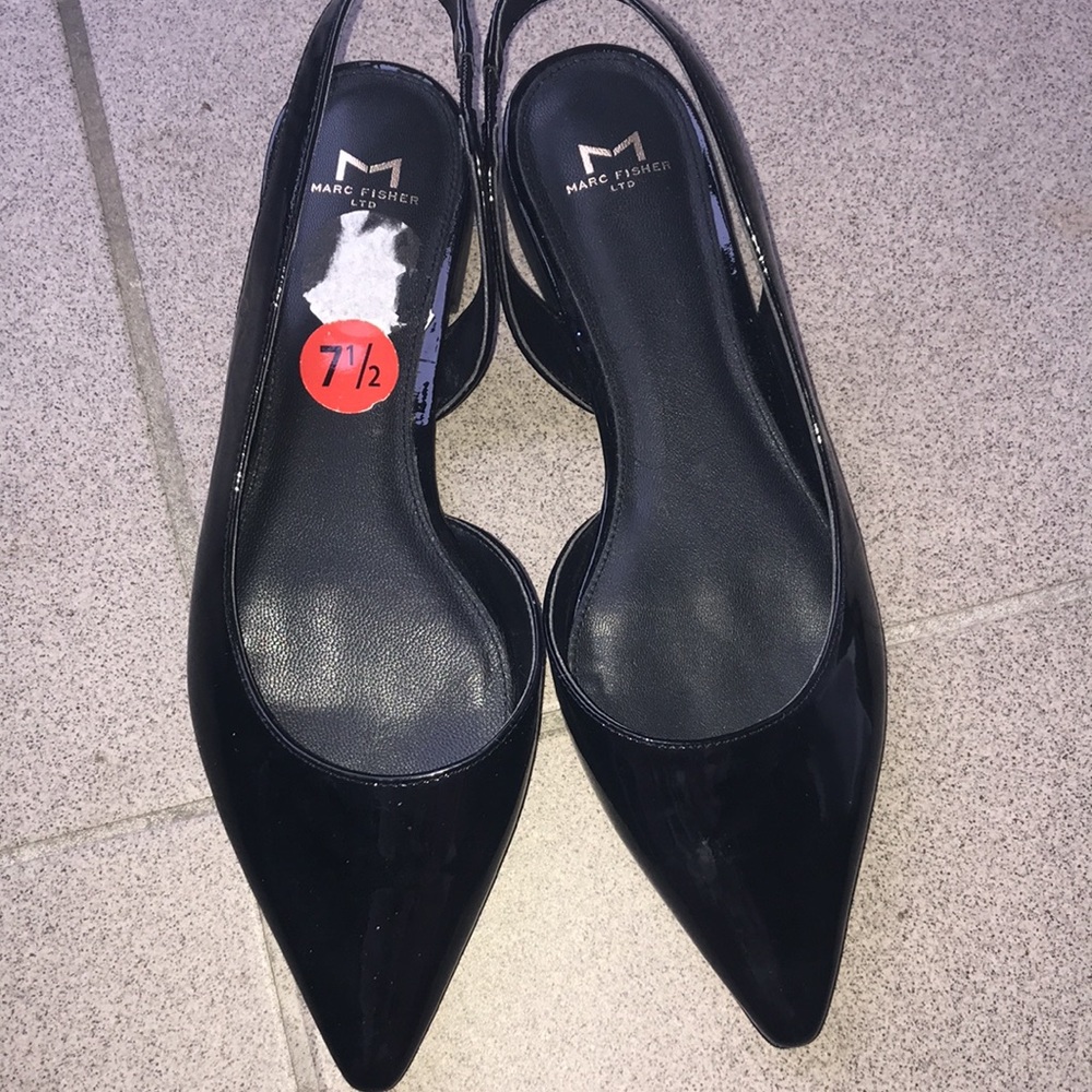 Marc fisher sessily sling flates